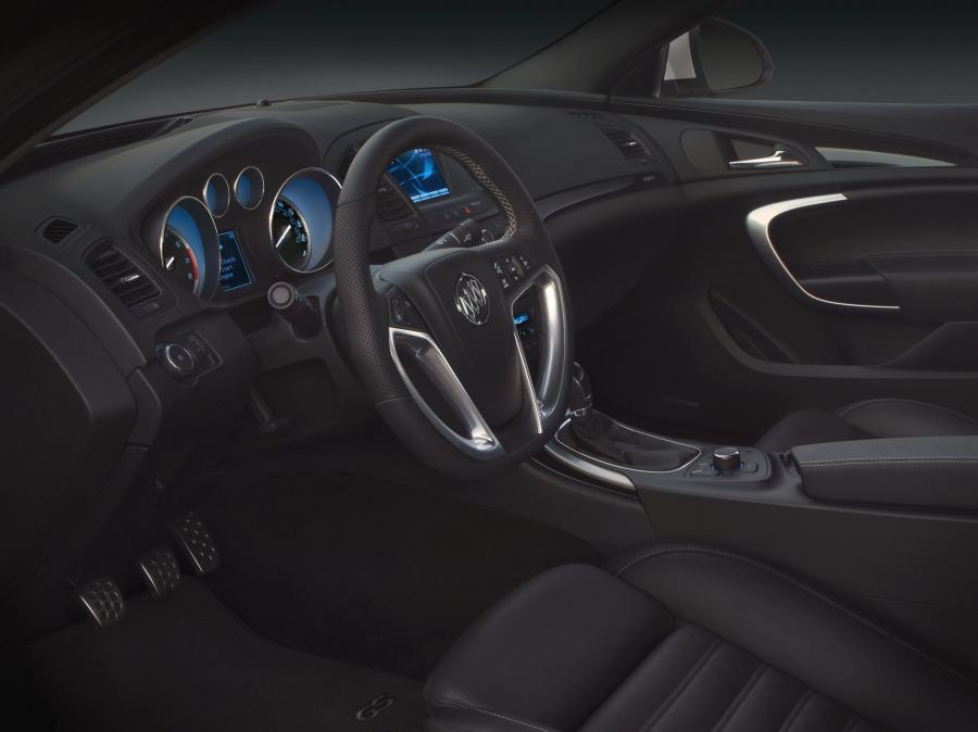  Buick Regal GS 2011 года  (фото 20 из 69)